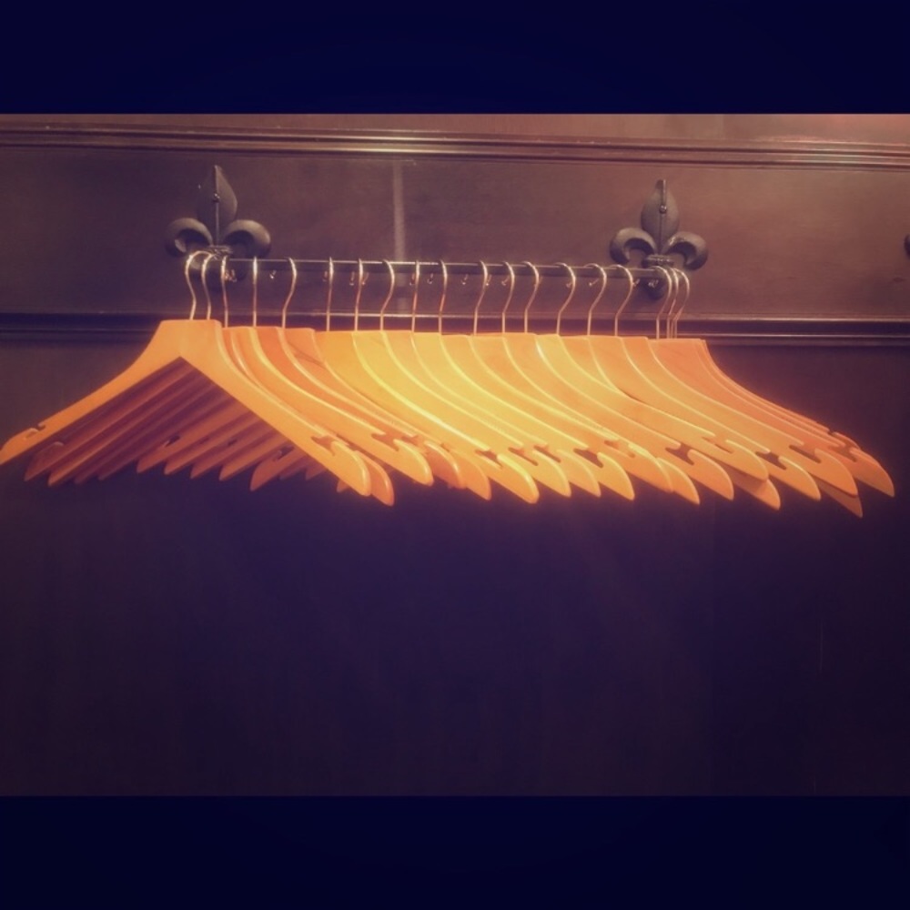 30 wooden hangers